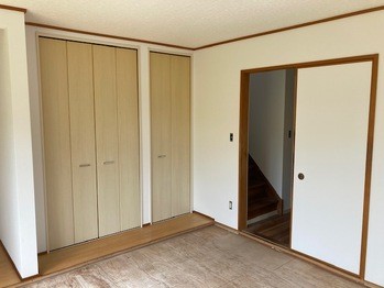 detached 千葉県八街市八街へ
地図を見る