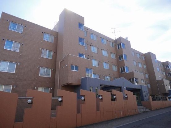 apartment 北海道札幌市南区澄川四条１丁目１番４０ジンビル澄川