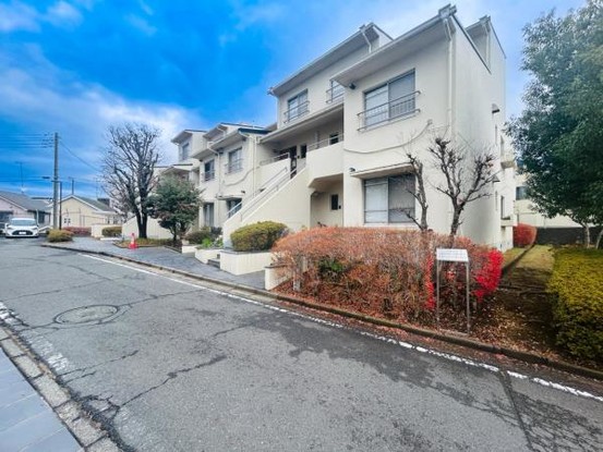 apartment 神奈川県伊勢原市高森
地図を見る