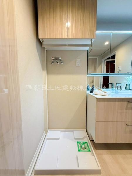 apartment 神奈川県横浜市西区北幸１丁目11-11　NMF 横浜西口ビル　1F