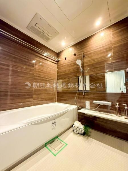 apartment 神奈川県横浜市西区北幸１丁目11-11　NMF 横浜西口ビル　1F