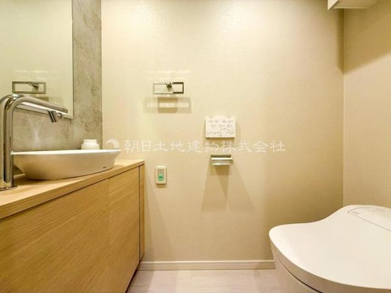 apartment 神奈川県横浜市西区北幸１丁目11-11　NMF 横浜西口ビル　1F