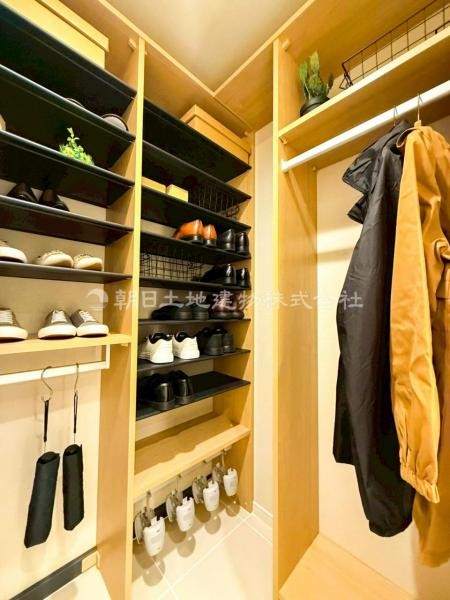 apartment 神奈川県横浜市西区北幸１丁目11-11　NMF 横浜西口ビル　1F