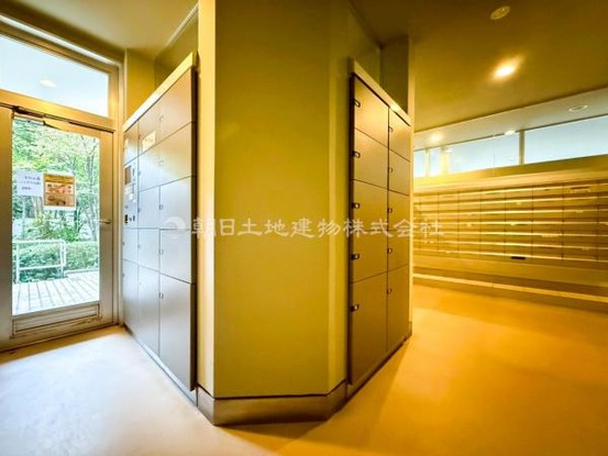 apartment 神奈川県横浜市西区北幸１丁目11-11　NMF 横浜西口ビル　1F