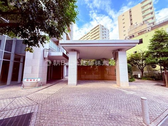 apartment 神奈川県横浜市西区北幸１丁目11-11　NMF 横浜西口ビル　1F