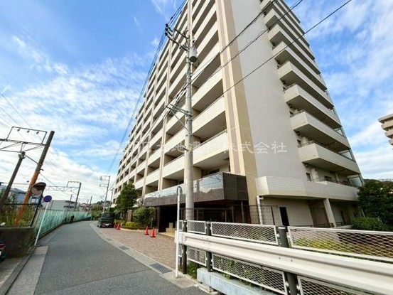 apartment 神奈川県横浜市西区北幸１丁目11-11　NMF 横浜西口ビル　1F
