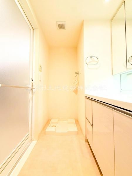 apartment 神奈川県横浜市西区北幸１丁目11-11　NMF 横浜西口ビル　1F