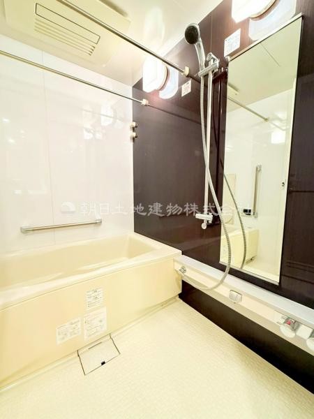 apartment 神奈川県横浜市西区北幸１丁目11-11　NMF 横浜西口ビル　1F