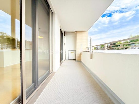 apartment 神奈川県横浜市西区北幸１丁目11-11　NMF 横浜西口ビル　1F