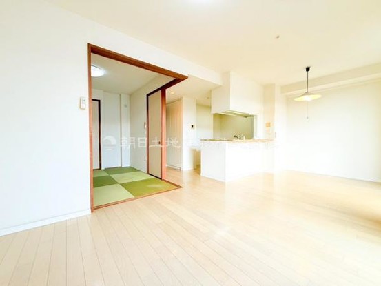 apartment 神奈川県横浜市西区北幸１丁目11-11　NMF 横浜西口ビル　1F