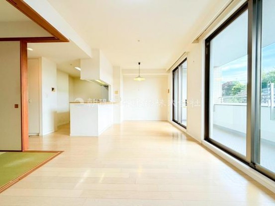 apartment 神奈川県横浜市西区北幸１丁目11-11　NMF 横浜西口ビル　1F