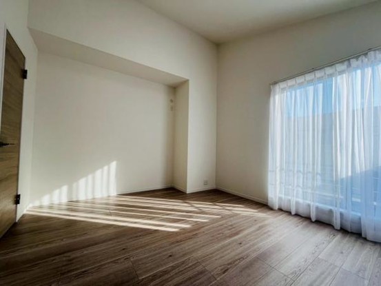 townhouse 神奈川県横浜市西区北幸１丁目11-11　NMF 横浜西口ビル　1F