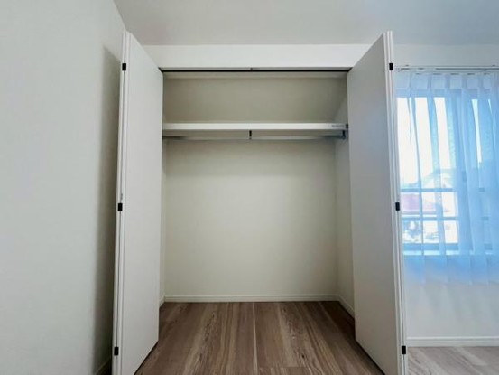 townhouse 神奈川県横浜市西区北幸１丁目11-11　NMF 横浜西口ビル　1F