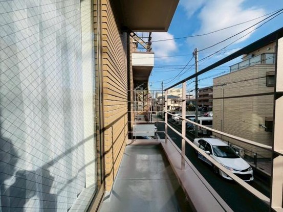 townhouse 神奈川県横浜市西区北幸１丁目11-11　NMF 横浜西口ビル　1F