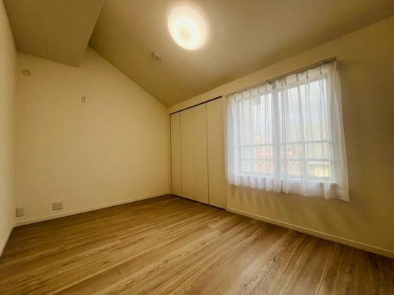 townhouse 神奈川県横浜市西区北幸１丁目11-11　NMF 横浜西口ビル　1F
