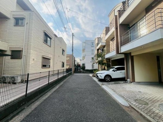 townhouse 神奈川県横浜市西区北幸１丁目11-11　NMF 横浜西口ビル　1F