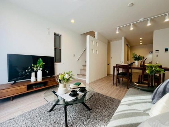 townhouse 神奈川県横浜市西区北幸１丁目11-11　NMF 横浜西口ビル　1F
