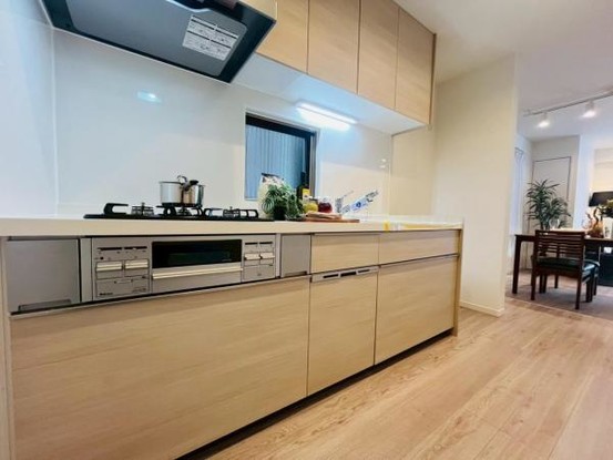 townhouse 神奈川県横浜市西区北幸１丁目11-11　NMF 横浜西口ビル　1F