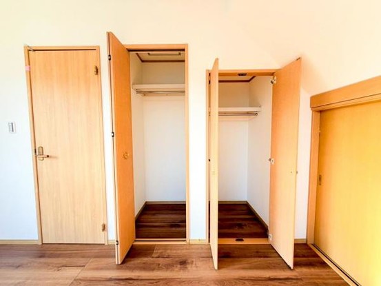 townhouse 神奈川県横浜市西区北幸１丁目11-11　NMF 横浜西口ビル　1F