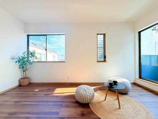 townhouse 神奈川県横浜市西区北幸１丁目11-11　NMF 横浜西口ビル　1F