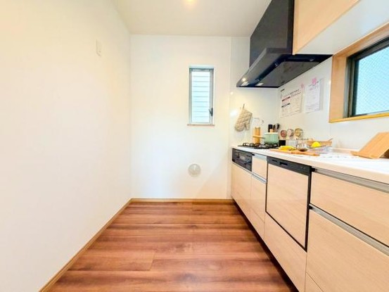 townhouse 神奈川県横浜市西区北幸１丁目11-11　NMF 横浜西口ビル　1F