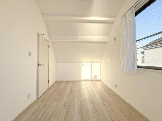 detached 神奈川県横浜市西区北幸１丁目11-11　NMF 横浜西口ビル　1F