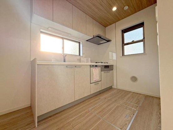 detached 神奈川県横浜市西区北幸１丁目11-11　NMF 横浜西口ビル　1F