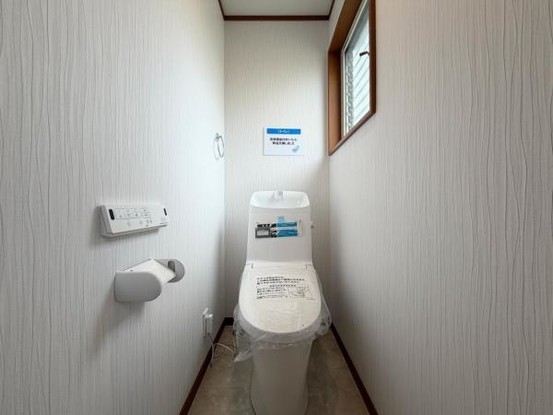 townhouse 神奈川県横浜市西区北幸１丁目11-11　NMF 横浜西口ビル　1F