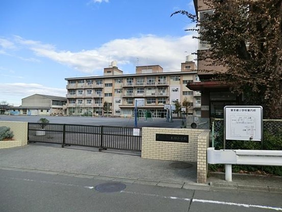 townhouse 神奈川県横浜市西区北幸１丁目11-11　NMF 横浜西口ビル　1F