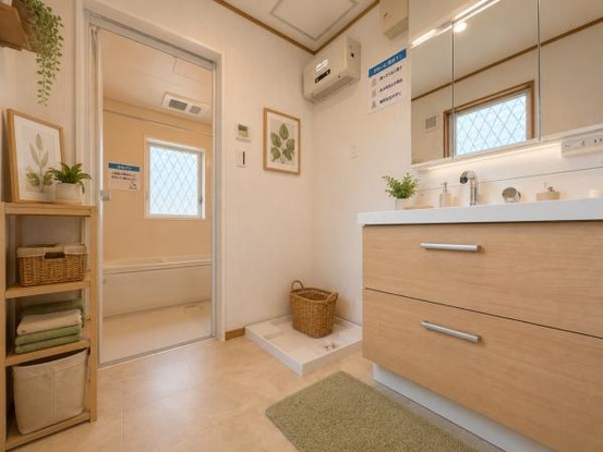townhouse 神奈川県横浜市西区北幸１丁目11-11　NMF 横浜西口ビル　1F