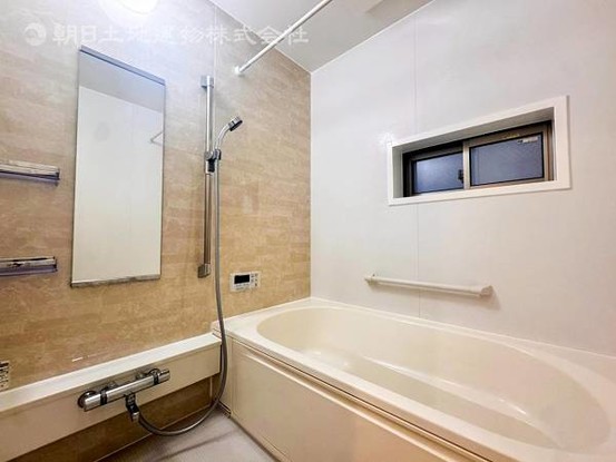 townhouse 神奈川県横浜市西区北幸１丁目11-11　NMF 横浜西口ビル　1F
