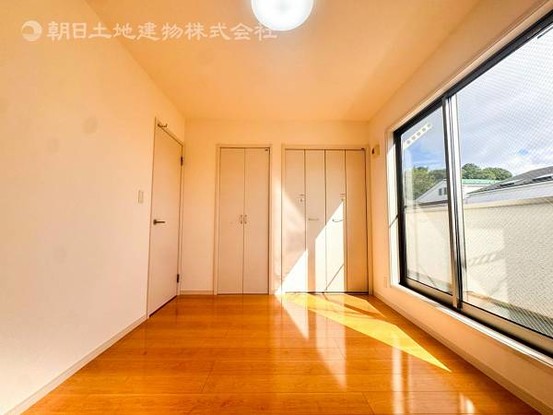 townhouse 神奈川県横浜市西区北幸１丁目11-11　NMF 横浜西口ビル　1F