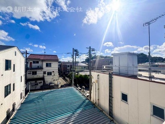 townhouse 神奈川県横浜市西区北幸１丁目11-11　NMF 横浜西口ビル　1F