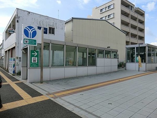 townhouse 神奈川県横浜市西区北幸１丁目11-11　NMF 横浜西口ビル　1F