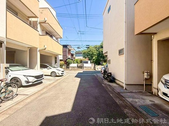 townhouse 神奈川県横浜市西区北幸１丁目11-11　NMF 横浜西口ビル　1F