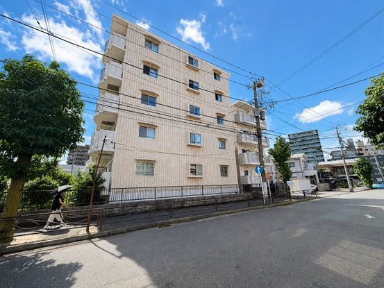apartment 神奈川県横浜市西区北幸１丁目11-11　NMF 横浜西口ビル　1F
