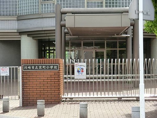 apartment 神奈川県横浜市西区北幸１丁目11-11　NMF 横浜西口ビル　1F