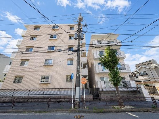 apartment 神奈川県横浜市西区北幸１丁目11-11　NMF 横浜西口ビル　1F