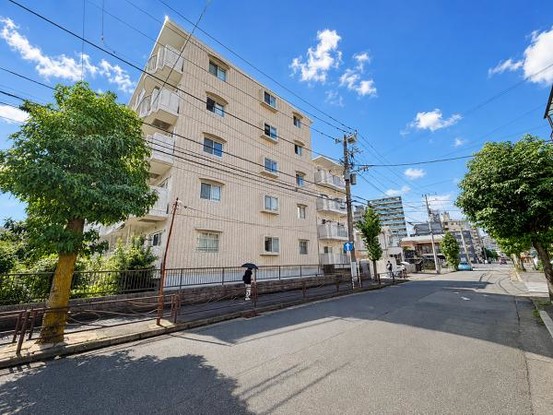 apartment 神奈川県横浜市西区北幸１丁目11-11　NMF 横浜西口ビル　1F