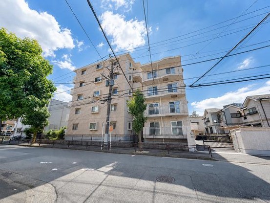 apartment 神奈川県横浜市西区北幸１丁目11-11　NMF 横浜西口ビル　1F