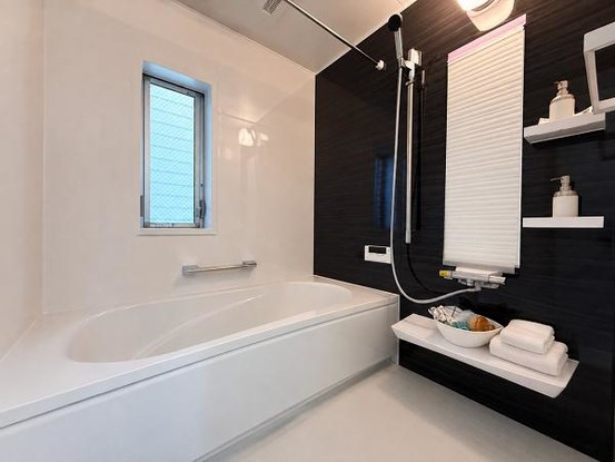 townhouse 神奈川県横浜市西区北幸１丁目11-11　NMF 横浜西口ビル　1F