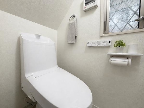 townhouse 神奈川県横浜市西区北幸１丁目11-11　NMF 横浜西口ビル　1F