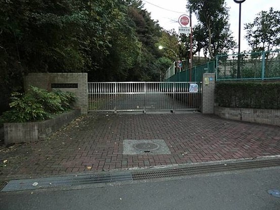 townhouse 神奈川県横浜市西区北幸１丁目11-11　NMF 横浜西口ビル　1F