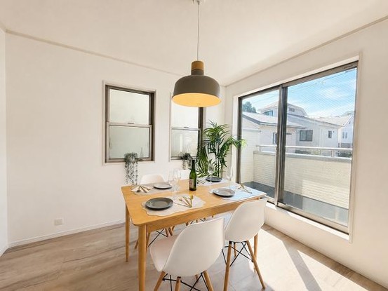 townhouse 神奈川県横浜市西区北幸１丁目11-11　NMF 横浜西口ビル　1F