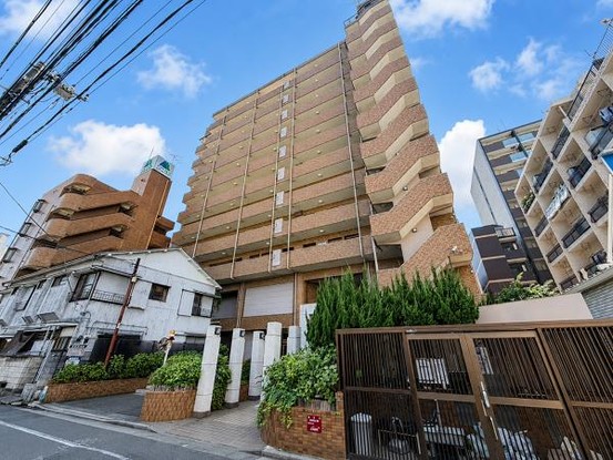 apartment 神奈川県横浜市西区北幸１丁目11-11　NMF 横浜西口ビル　1F