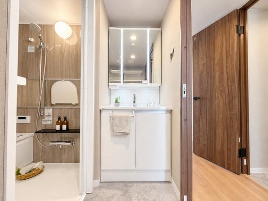 apartment 神奈川県横浜市西区北幸１丁目11-11　NMF 横浜西口ビル　1F