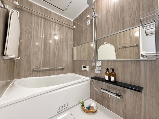 apartment 神奈川県横浜市西区北幸１丁目11-11　NMF 横浜西口ビル　1F