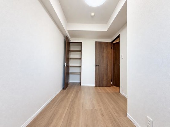 apartment 神奈川県横浜市西区北幸１丁目11-11　NMF 横浜西口ビル　1F