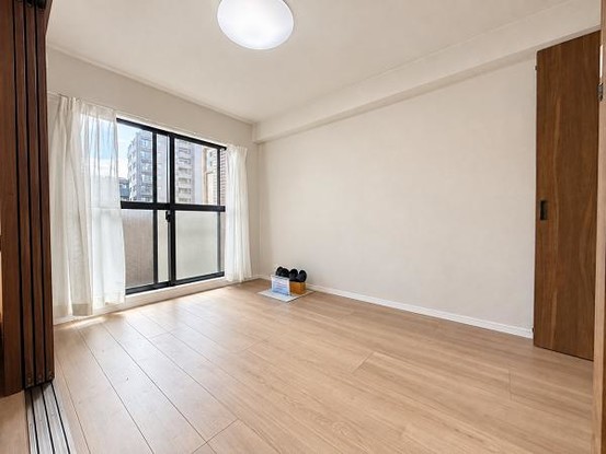 apartment 神奈川県横浜市西区北幸１丁目11-11　NMF 横浜西口ビル　1F