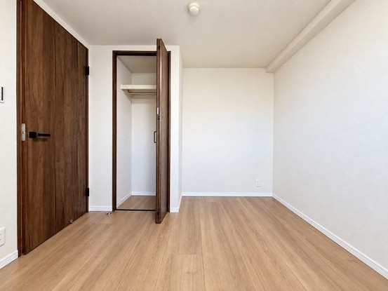 apartment 神奈川県横浜市西区北幸１丁目11-11　NMF 横浜西口ビル　1F